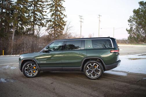 2023 Rivian R1S Adventure