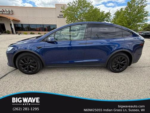 2023 Tesla Model X Standard Range