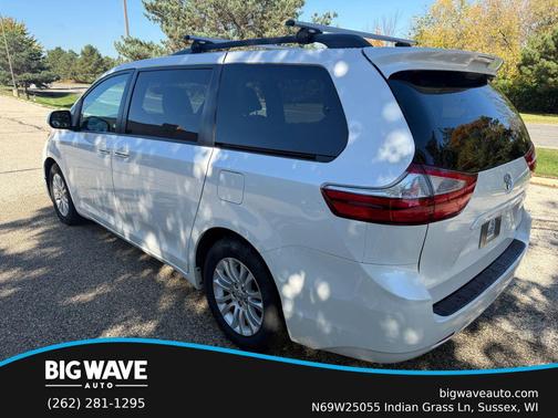 2017 Toyota Sienna XLE