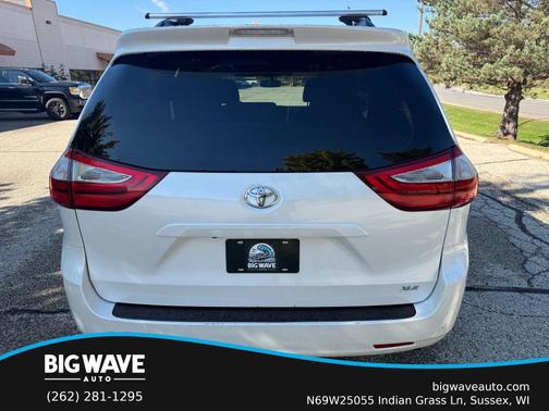 2017 Toyota Sienna XLE