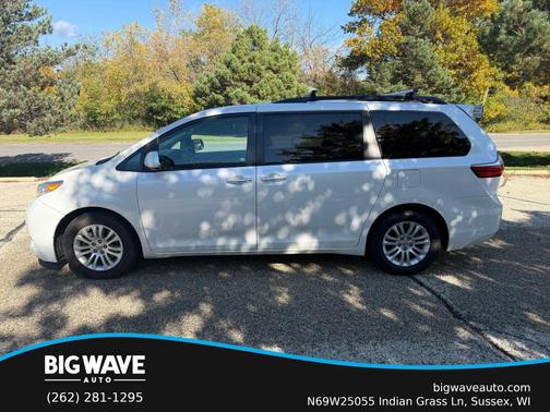 2017 Toyota Sienna XLE