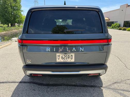 El Cap Granite 2022 Rivian R1S Launch Edition