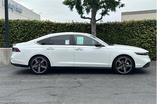 2025 Honda Accord Hybrid 