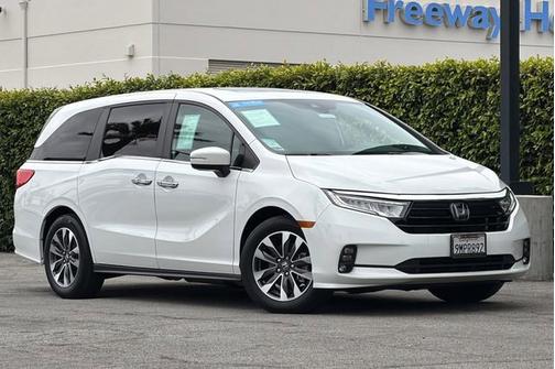 Platinum White Pearl 2024 Honda Odyssey