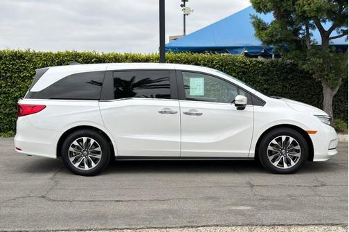 Platinum White Pearl 2024 Honda Odyssey
