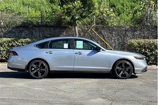 2025 Honda Accord Hybrid 