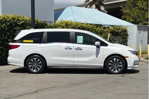Platinum White Pearl 2024 Honda Odyssey