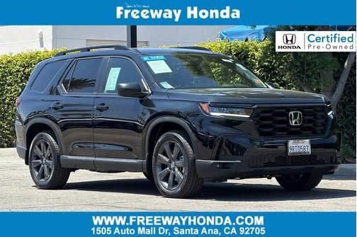 Crystal Black Pearl 2025 Honda Pilot