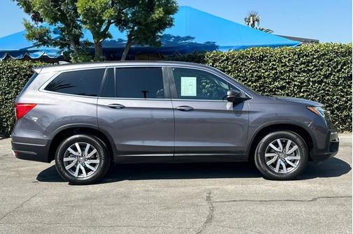 Modern Steel Metallic 2022 Honda Pilot