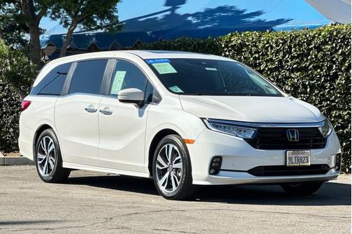 Platinum White Pearl 2024 Honda Odyssey