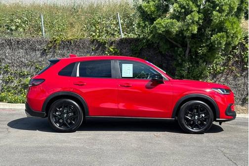 Milano Red 2025 Honda HR-V