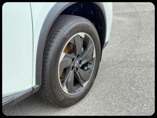Everest White P 2025 Nissan Rogue SV