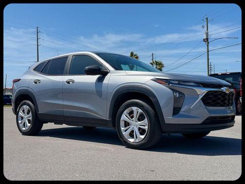 Sterling Gray Metallic 2024 Chevrolet Trax LS