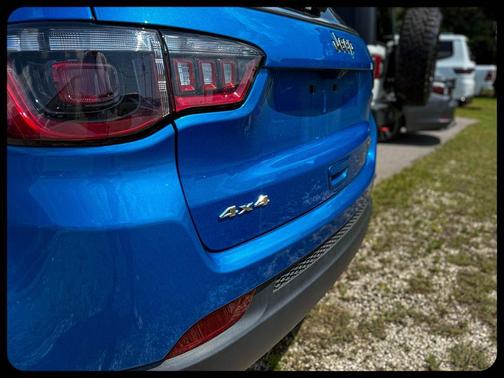 Hydro Blue Pearlcoat 2024 Jeep Compass Latitude Lux