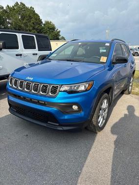 Hydro Blue Pearlcoat 2024 Jeep Compass Latitude Lux