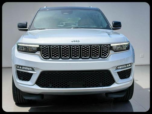 Silver Zynith 2022 Jeep Grand Cherokee 4xe Summit