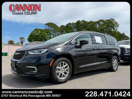 Diamond Black 2024 Chrysler Pacifica Touring-L