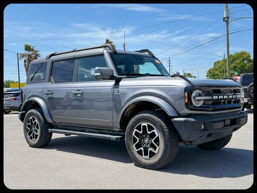 Gray Metallic 2022 Ford Bronco Outer Banks