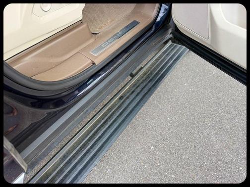 Midnight Blue Metallic 2023 GMC Yukon XL Denali