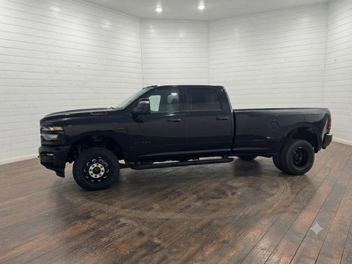 Diamond Black 2026 RAM 3500 Big Horn