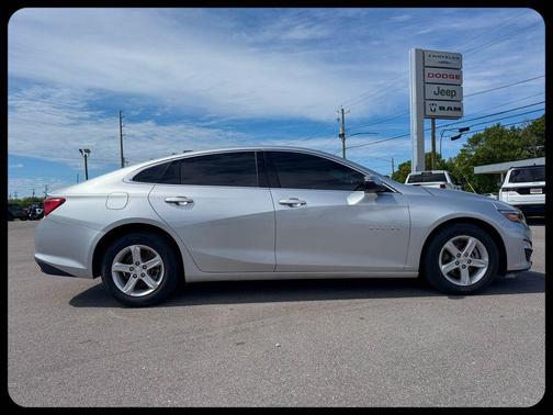 Silver Ice Metallic 2020 Chevrolet Malibu 1LS