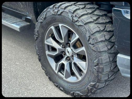 Black 2018 Chevrolet Silverado 1500 LT