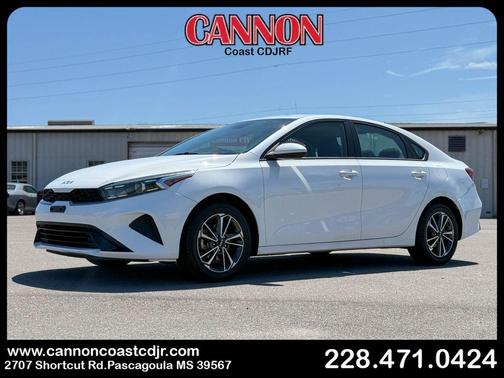 Snow White Pearl 2023 Kia Forte LXS