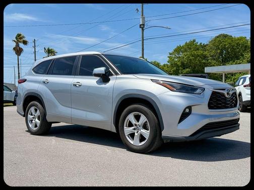 Celestial Silver Metallic 2023 Toyota Highlander LE