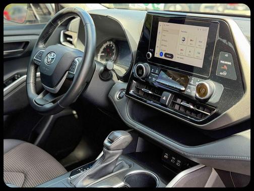 Celestial Silver Metallic 2023 Toyota Highlander LE