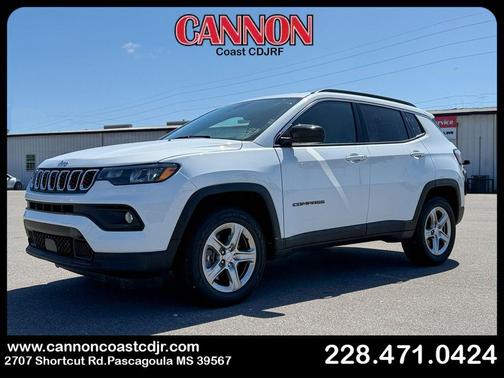 Bright White Clearcoat 2024 Jeep Compass Latitude