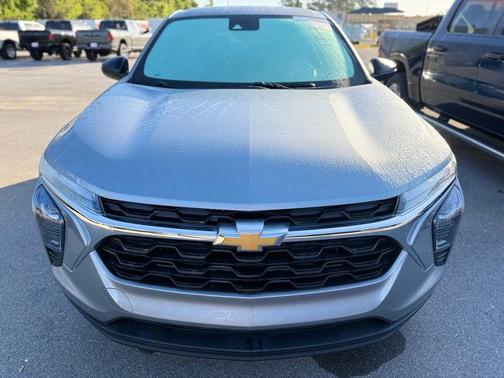 Sterling Gray Metallic 2024 Chevrolet Trax LS