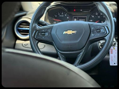 Sterling Gray Metallic 2024 Chevrolet Trax LS