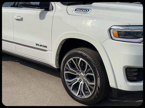 Bright White Clearcoat 2026 RAM 1500 Tungsten
