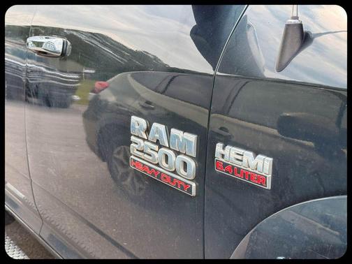 Black Forest Green Pearlcoat 2016 RAM 2500 Laramie