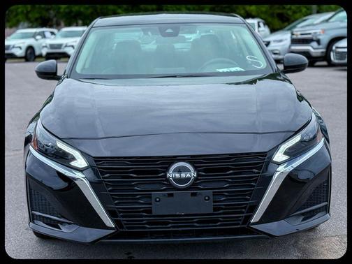 Black 2023 Nissan Altima 2.5 SV