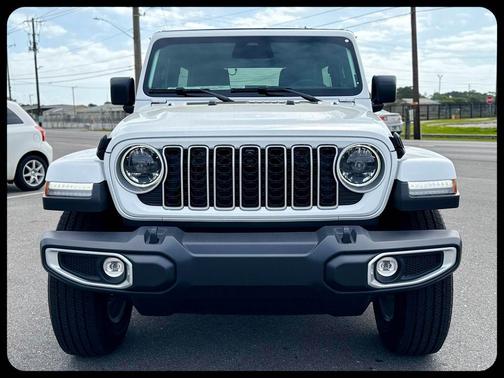 Bright White Clearcoat 2026 Jeep Wrangler Sahara