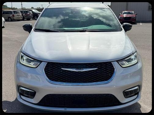 Silver Mist Clearcoat 2026 Chrysler Pacifica Select