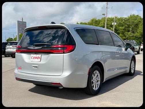 Silver Mist Clearcoat 2026 Chrysler Pacifica Select
