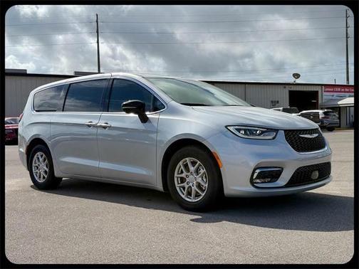 Silver Mist Clearcoat 2026 Chrysler Pacifica Select
