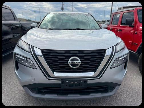 Brilliant Silver Metallic 2021 Nissan Rogue SV