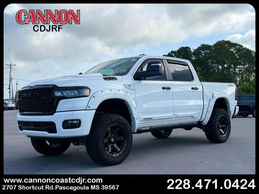 Bright White Clearcoat 2025 RAM 1500 Big Horn/Lone Star