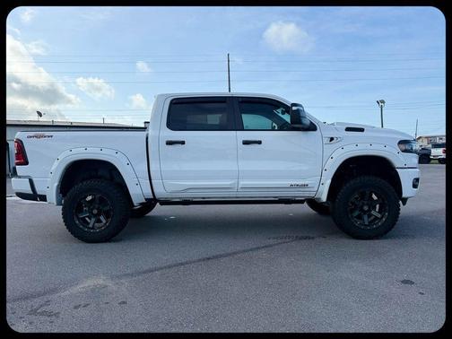 Bright White Clearcoat 2025 RAM 1500 Big Horn/Lone Star