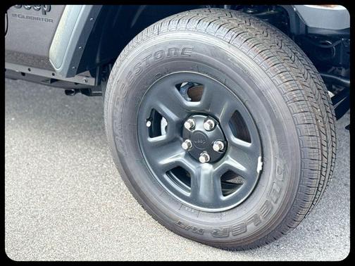 Granite Crystal Clearcoat Metallic 2026 Jeep Gladiator Sport