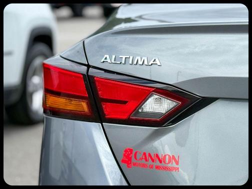 Gun Metallic 2021 Nissan Altima 2.5 SV