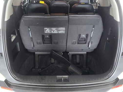 Snow White Pearl 2026 Kia Carnival LXS
