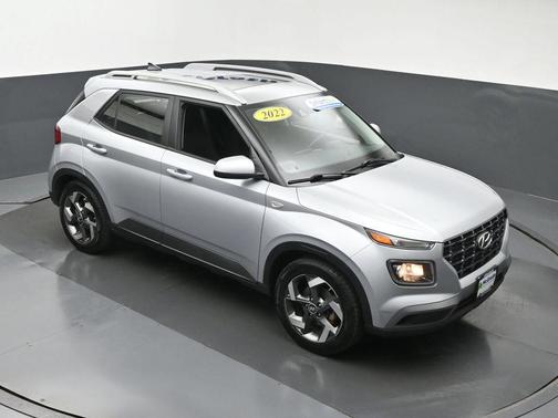 Stellar Silver 2022 Hyundai VENUE SEL