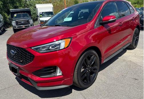 Rapid Red Metallic Tinted Clearcoat 2022 Ford Edge ST