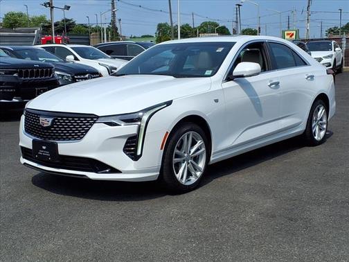 2022 Cadillac CT4 Luxury
