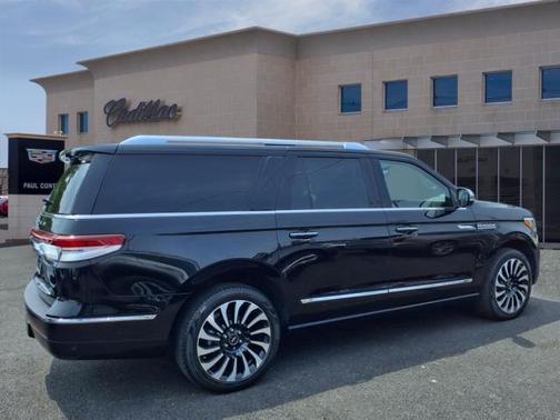2022 Lincoln Navigator L Black Label