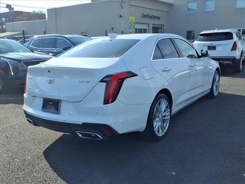 2022 Cadillac CT4 Premium Luxury